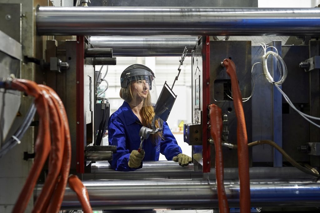 Picture - Cold-chamber die casting machine